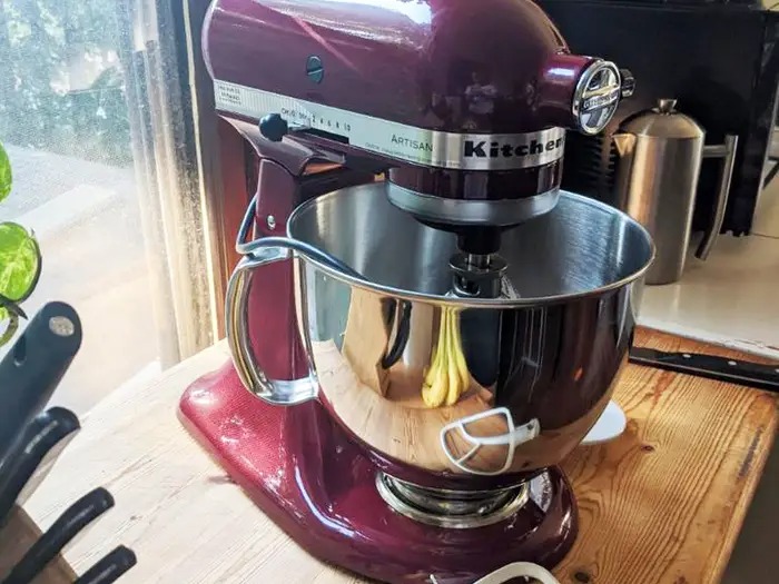 How to choose a KitchenAid stand mixer